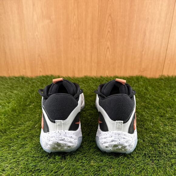 Athletic_Shoes